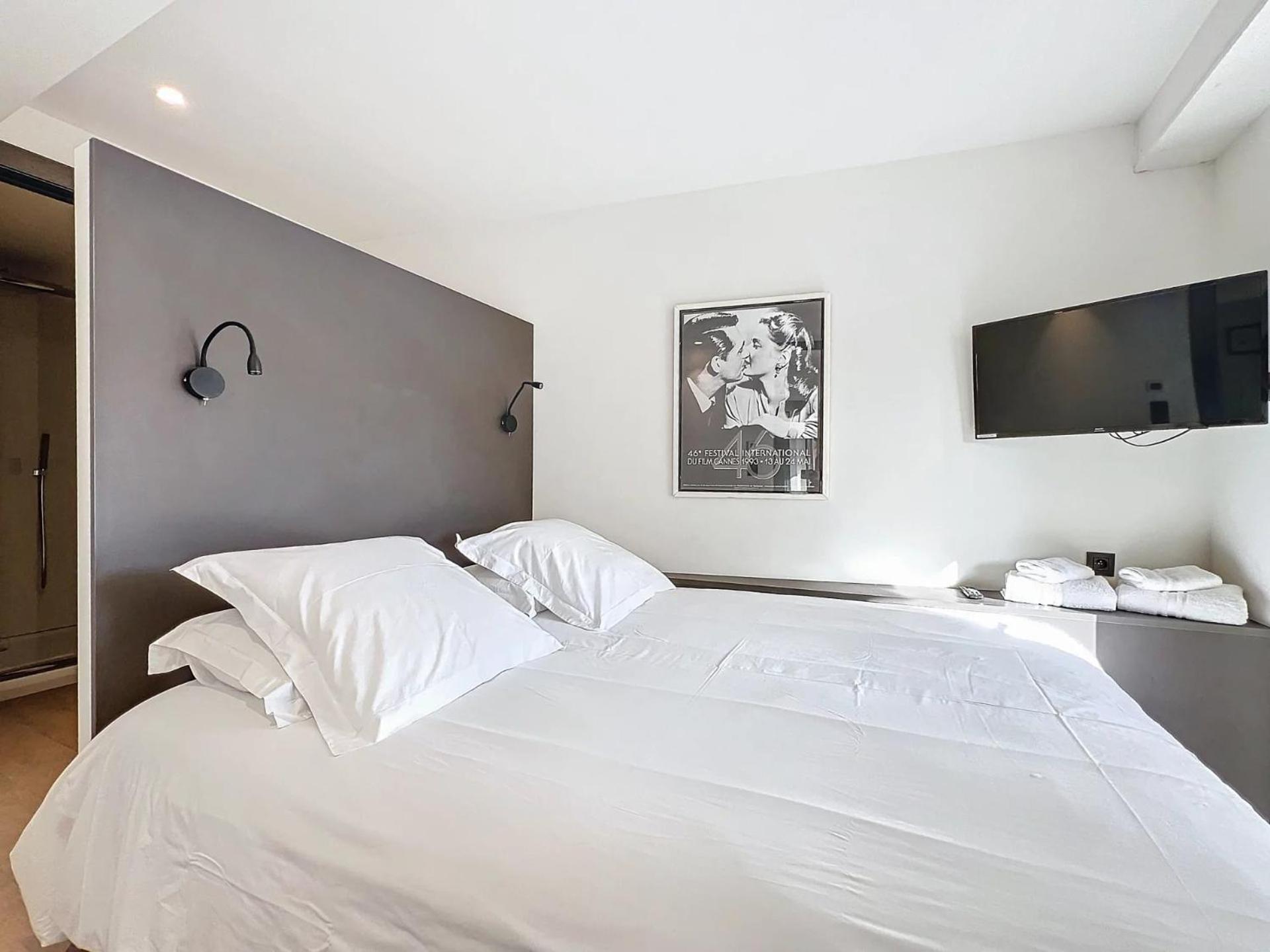3P Between Croisette Beaches And Antibes Street Cannes Esterno foto