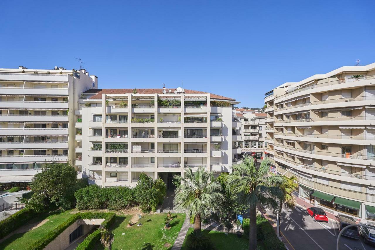 3P Between Croisette Beaches And Antibes Street Cannes Esterno foto